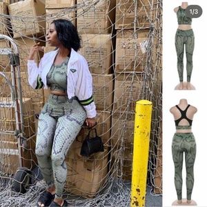 Python activewear set